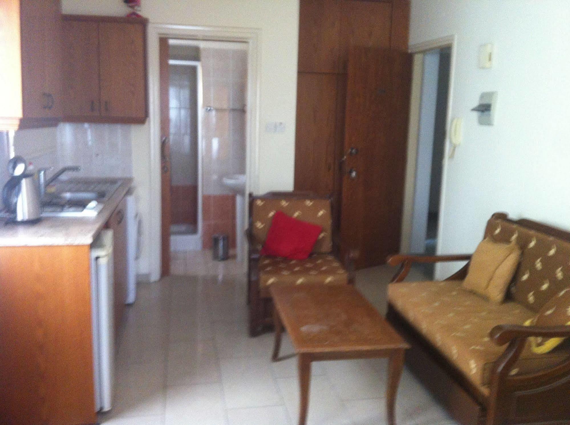 Zakos Court Apartments Larnaka Exterior foto